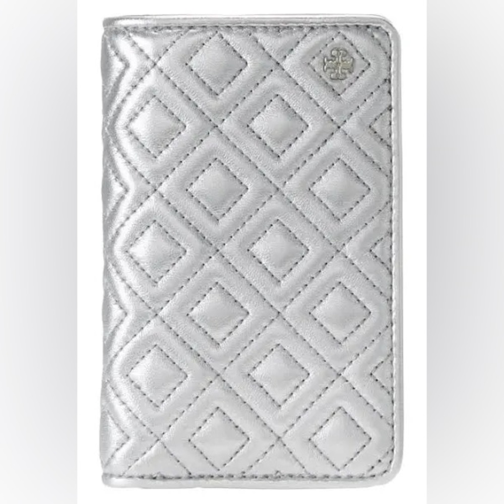 Tory Burch Fleming Medium Metallic Slim Wallet Silver Quilted Leather Wallet - Picture 14 of 17